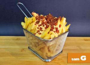 Batata Palito Grande Coberta de Cheddar e Bacon