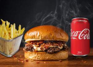 Combo Smash Burger CatuBacon Crispy + Acomp + Bebida