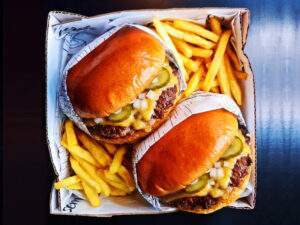 BOX DOUBLE POP 2 Smashes Burgers Clássicos + Fritas