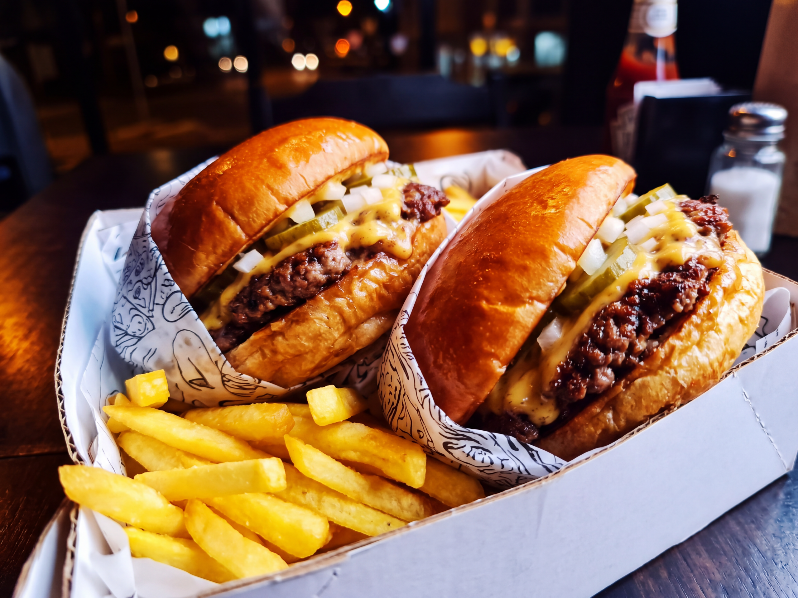 BOX DOUBLE POP 2 Smashes Burgers Clássicos + Fritas